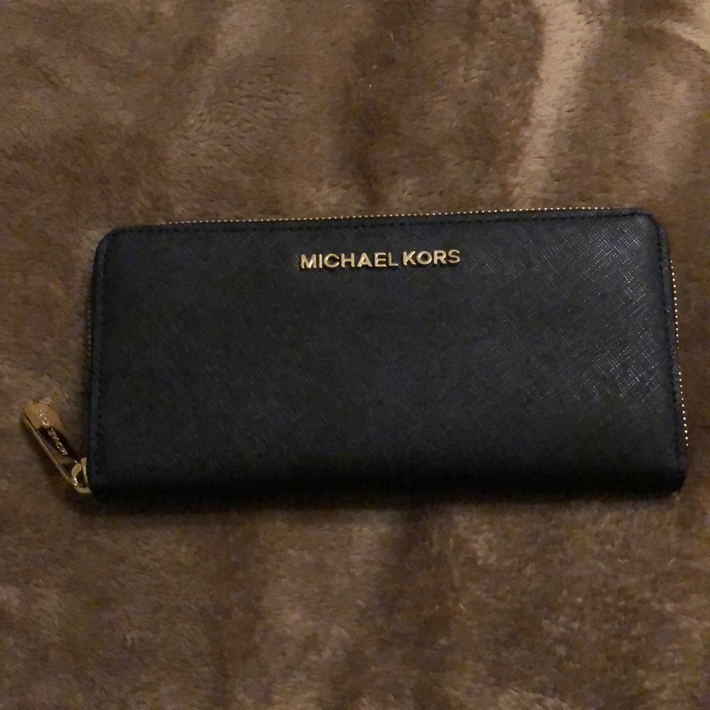 Michael kors wallet